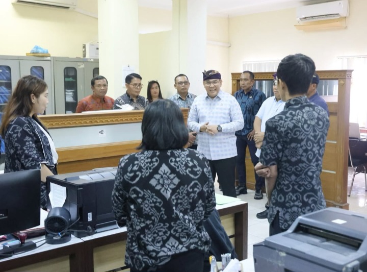 Tinjau PELATARAN