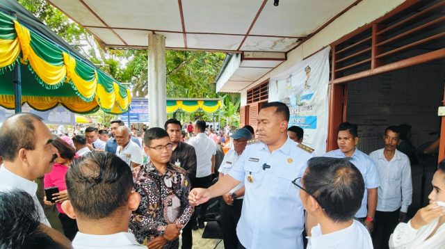 Berkantor di Desa