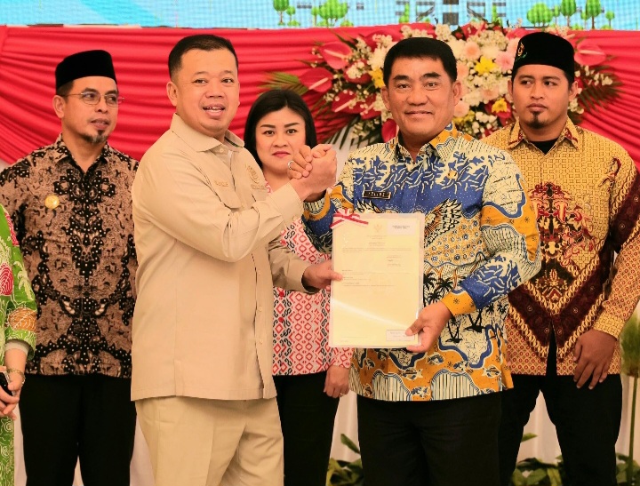 Serahkan Sertipikat